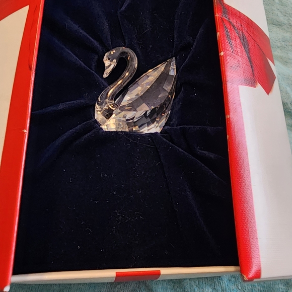 Swarovski Crystal Swan Figurine - Picture 6 of 6